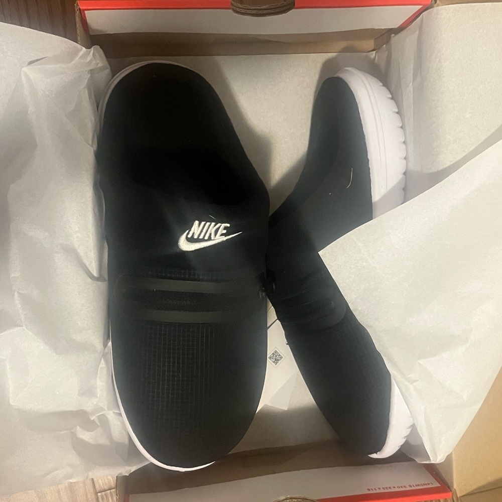 Nike Burrow slippers